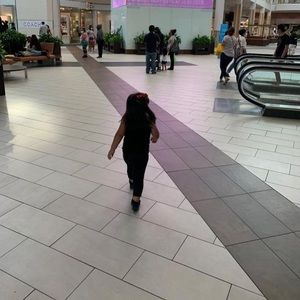 Meet your Posher, Eva